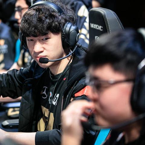 UZI再掀RNG欠薪风波：欠款未付反遭诬陷，无耻至极！