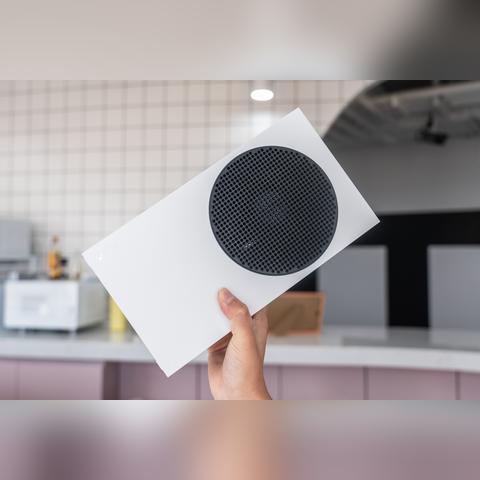 《微软新主机揭秘：游戏PC的升级版，究竟有何不同？》