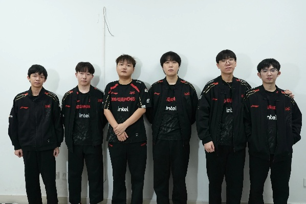 传奇回归！Clearlove领衔JDG新季执教，揭秘下赛季新篇章