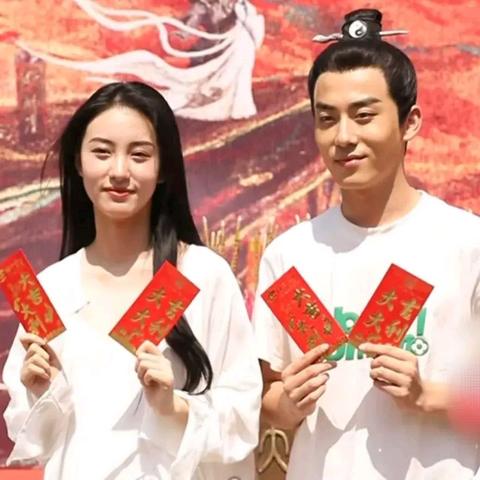 《美女相伴,仙侣之路:揭秘神仙侠侣完美结局攻略》 《美女相伴,仙侣之路:揭秘神仙侠侣完美结局攻略》