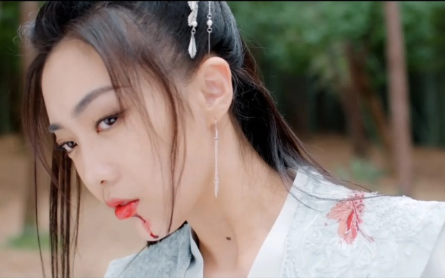 《美女误入仙途,尹瓶儿险境求生揭秘》 《美女误入仙途,尹瓶儿险境求生揭秘》