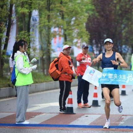 《热门竞速游戏推荐：下载量爆棚的赛车盛宴》