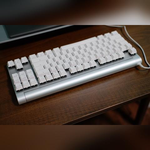 《十大经典打字游戏盘点：指尖上的速度与激情》