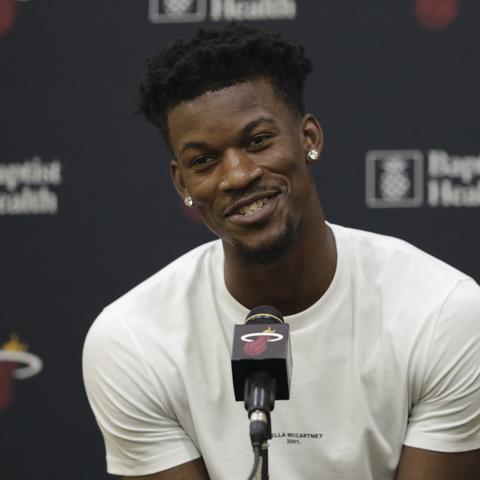 《社交游戏巅峰对决：揭秘热门排行榜前十巨作》