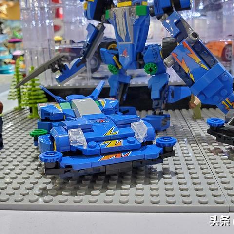 《十大机甲世界游戏盘点：耐玩度爆表的机甲盛宴》