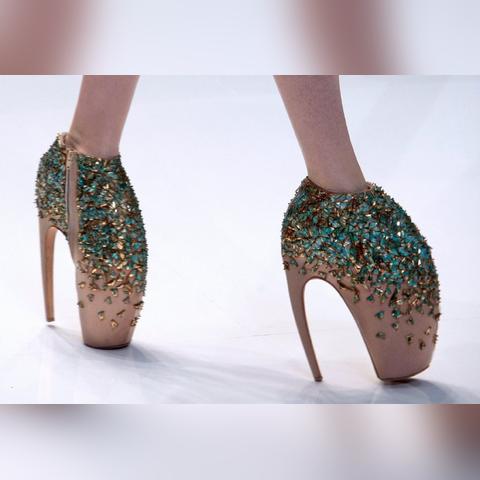 《盘点非主流经典：探寻最新热门游戏精选》