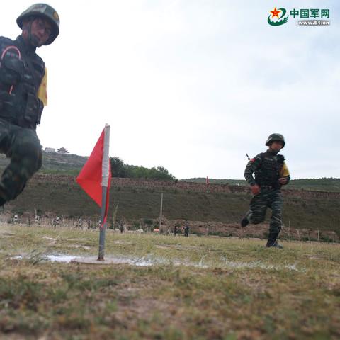 《热门射击竞技场大盘点：盘点高人气射击游戏》