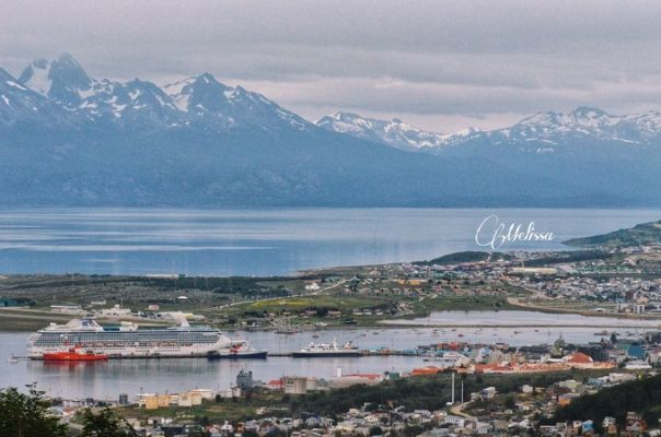 乌斯怀亚开荒探险，体验交错战线的神秘魅力