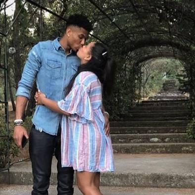 《光遇飘爱心亲吻动作获取攻略》