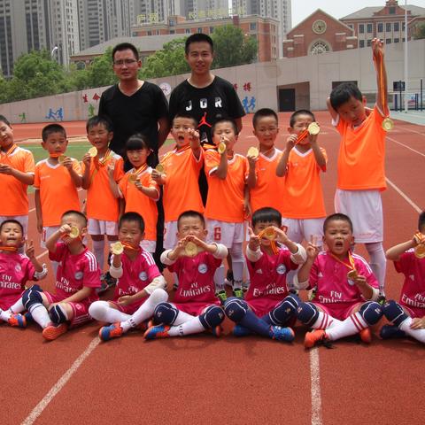 《巅峰对决！盘点十大耐玩竞技游戏，畅玩不止步》