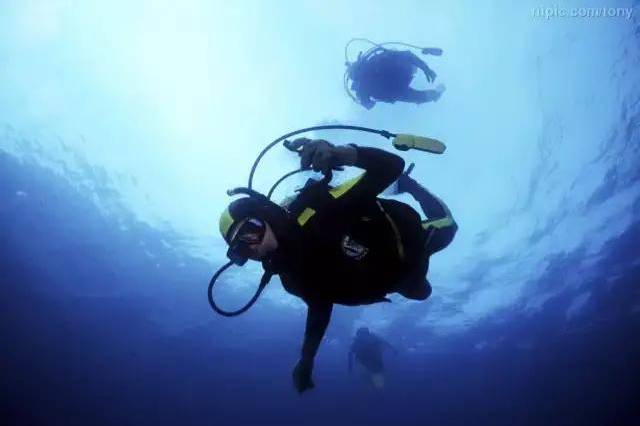 水底探险巅峰之作：揭秘最热水底游戏排行