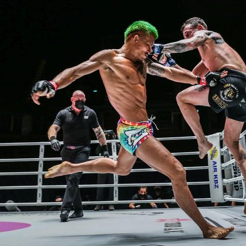 《少女王座》亚历克斯角色揭秘：身世之谜与独特礼物偏好大公开