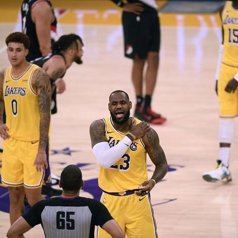 2021年度热门多人竞技手游盘点：揭秘十大巅峰之作