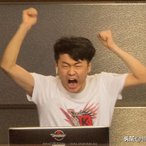 《DOTA2》玩家热议：每周热议G胖自爆挨喷，菜鸟玩家如何逆袭？