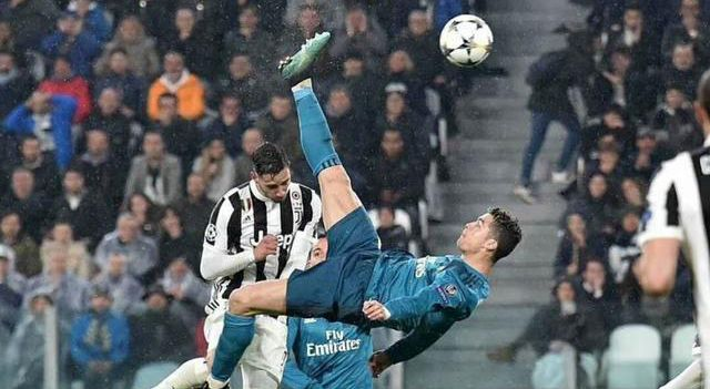 C罗射门绝技揭秘：足球记忆殿堂全能锋霸必学秘籍