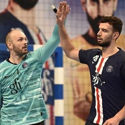 征战王权卡组攻略：蓝色战术卡必用技巧解析