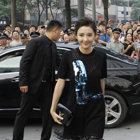 热门黑色游戏盘点：人气飙升的神秘佳作推荐