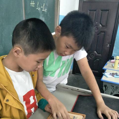 华容道游戏盘点：最新力作推荐，不容错过的经典玩法！