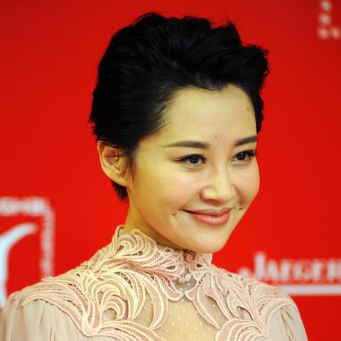 《嫁不出去的女人》第2关通关秘籍：轻松解锁攻略，告别单身技巧大揭秘