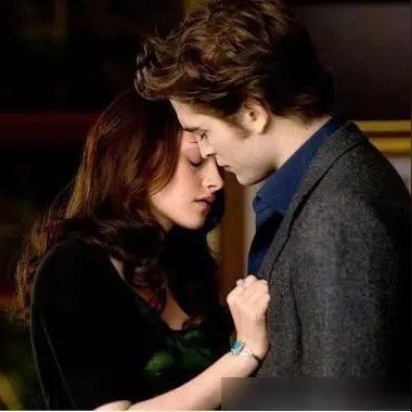 热力推荐：盘点最热门吸血鬼游戏，体验惊悚刺激的吸血鬼冒险之旅