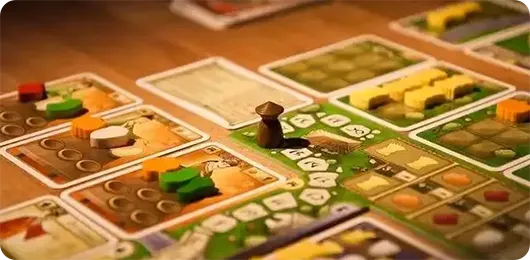 十大热门桌游盘点：揭秘桌上游戏排行榜，必玩经典推荐！