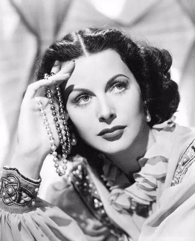 夕阳热气球海蒂拉玛技能解析：揭秘全新游戏角色强大属性