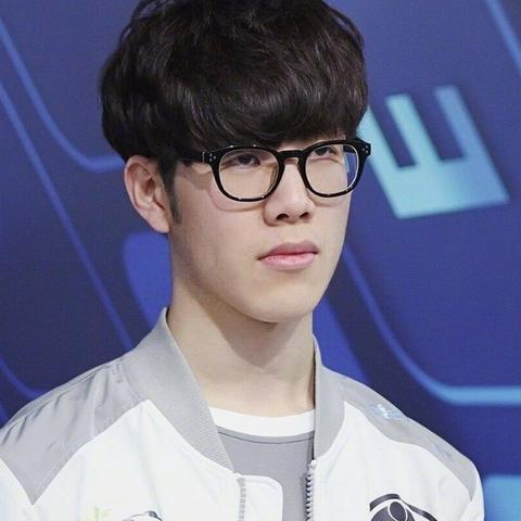 BLG抽签风云起，T1战队逆袭战局新篇章