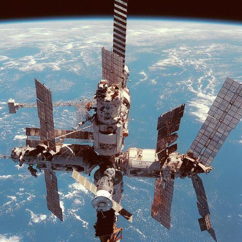 太空模拟游戏推荐：揭秘热门排行榜前十，解锁宇宙探险新篇章