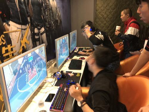 街头篮球SW摇摆人花式技巧盛宴，揭秘极限新高度