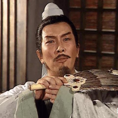 卧龙夫人技能深度解析：重返帝国神秘力量揭秘