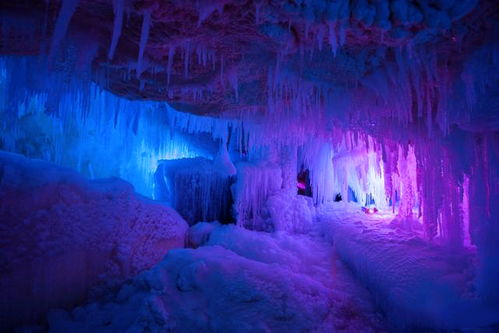 霞谷冰洞入口攻略：揭秘独特进入新玩法