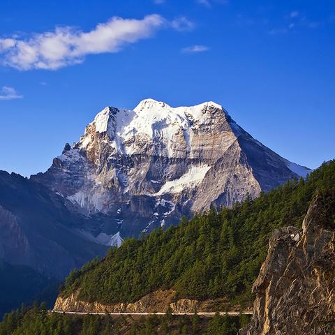 2025美服永恒之塔官网隐藏福利，老玩家回归必看的账号迁移指南+新区开服时间表