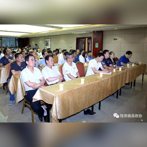 热血英豪徽章真的能逆转战局？稀有款获取攻略与实战效果实测