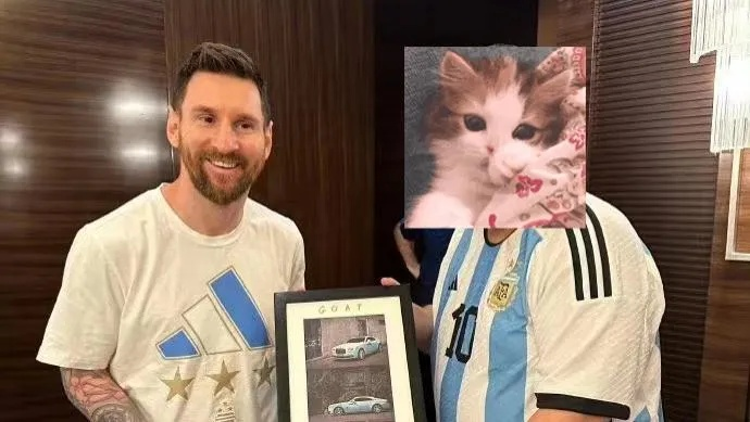 撞脸梅西被围堵合影，素人变野生顶流？拆解流量变现的3个冷门玩法