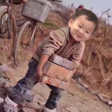 卓越之剑怀旧服多角色操控核心攻略，回归玩家快速成型+搬砖避坑指南