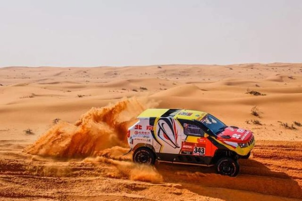 沙漠旋转工地稳破1.58？职业跑法拆解、失误规避+专属车辆调校全指南