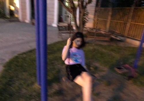 陆毅女儿自拍频上热搜，3类核心风格拆解+普通人可复制的出片公式