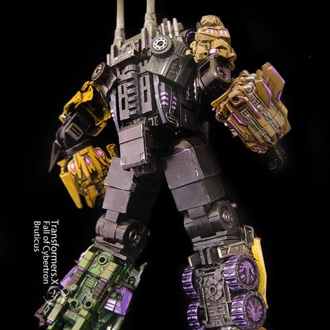 变形金刚，塞伯坦的陨落硬核攻略，通关技巧、隐藏收集与多人实战全解析