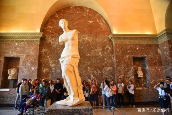 爱与美之神维纳斯怎么玩？跨热门游戏的玩法差异、出装技巧与实战案例