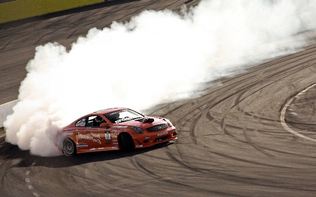 2026飚车类型全解析，漂移/拉力/场地赛，新手入门避坑&装备指南