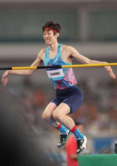 张国伟的3种夺冠类型拆解，从跳高赛场到流量赛道，普通人能学的破局逻辑？