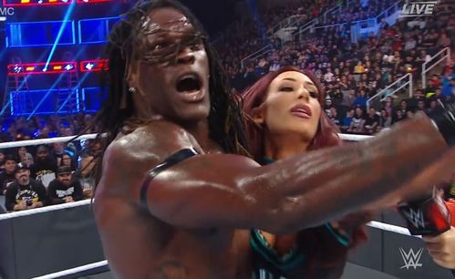 WWE2015怎么玩透？隐藏角色解锁、全剧情分支+高难度对战技巧全解析