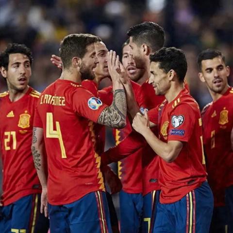 奇迹网页版怎么玩爽？零氪党速升、搬砖、职业选择全攻略2026