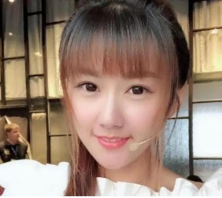 LOL小苍MM床照是实锤还是造谣？电竞圈八卦真假辨别全攻略