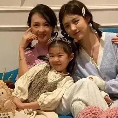 章子怡女儿醒醒属于什么成长类型？普通家庭可复制的高知育儿干货全解析