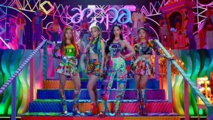 元宇宙女团aespa，AI分身+四代顶流，追粉&商业变现的核心门道你懂吗？