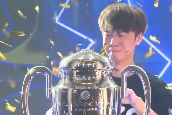 从网吧少年到世界冠军，李培楠的人族战术体系，普通玩家能照搬吗？