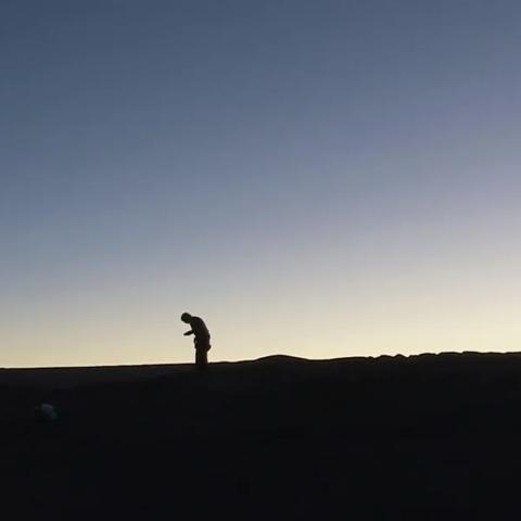 星尘传说官网全功能指南，回流隐藏福利、入坑下载、版本查询，怀旧党必藏