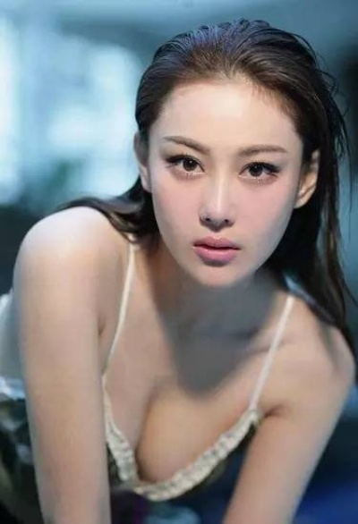 胸型傲人的女明星分哪几类？2026年热门需求适配全指南