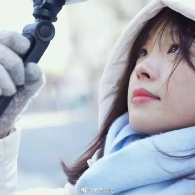 王冰冰戴眼镜为啥突然好A？拆解3类冷感御姐风适配场景+普通人复刻指南